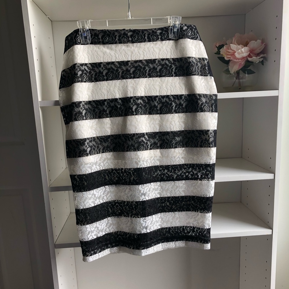 Express lace Pencil Skirt